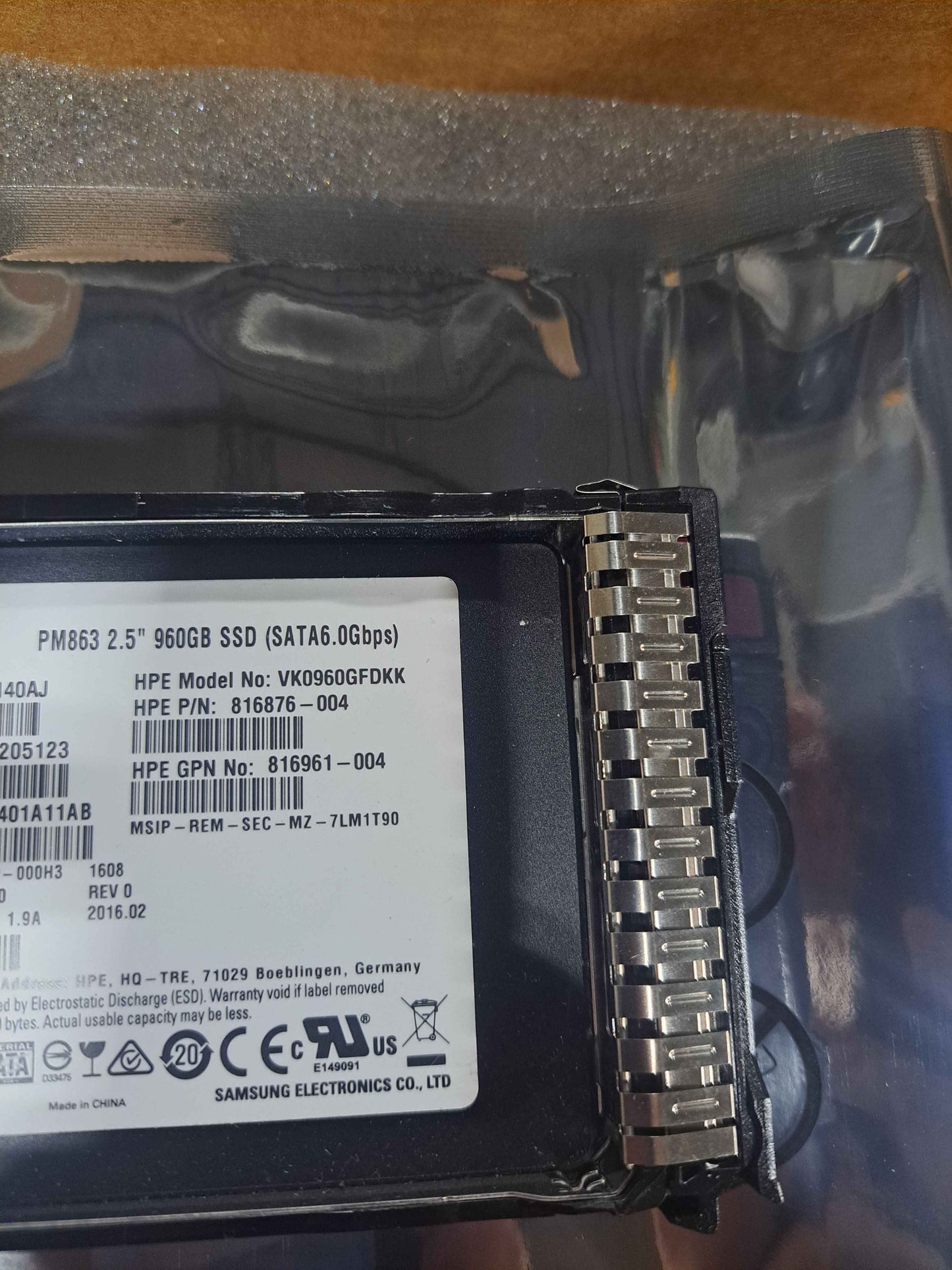 816909-B21 HPE 960GB SATA 6G READ INTENSIVE SFF (2.5IN) SC SSD 817080-001