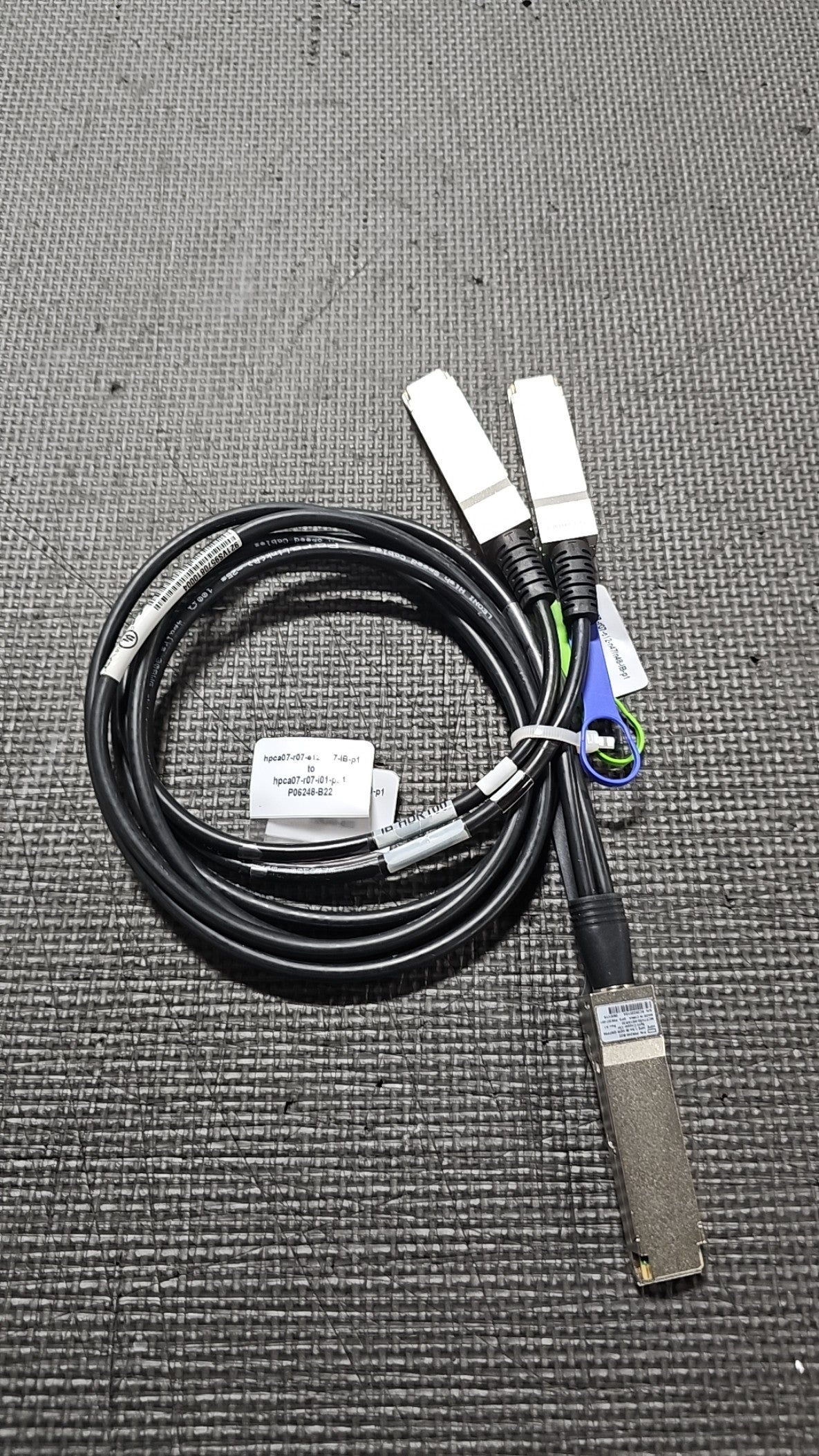 P06248-B22 HPE Infiniband HDR/Ethernet 200GB QSFP56 TO 2XQSFP56 1.5M Splitter