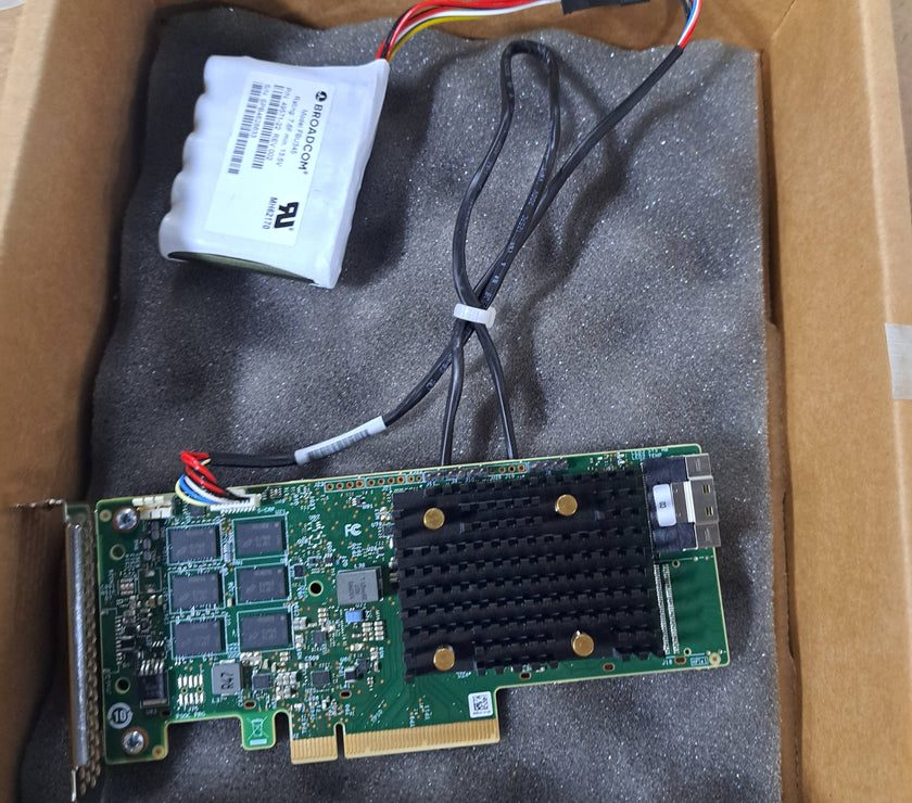 R5Y74A HPE SD Flex 280 Broadcom MegaRAID 9560-8i 8-Port 4GB Cache Tri-Mode 12G PCIe4 x8 Controller