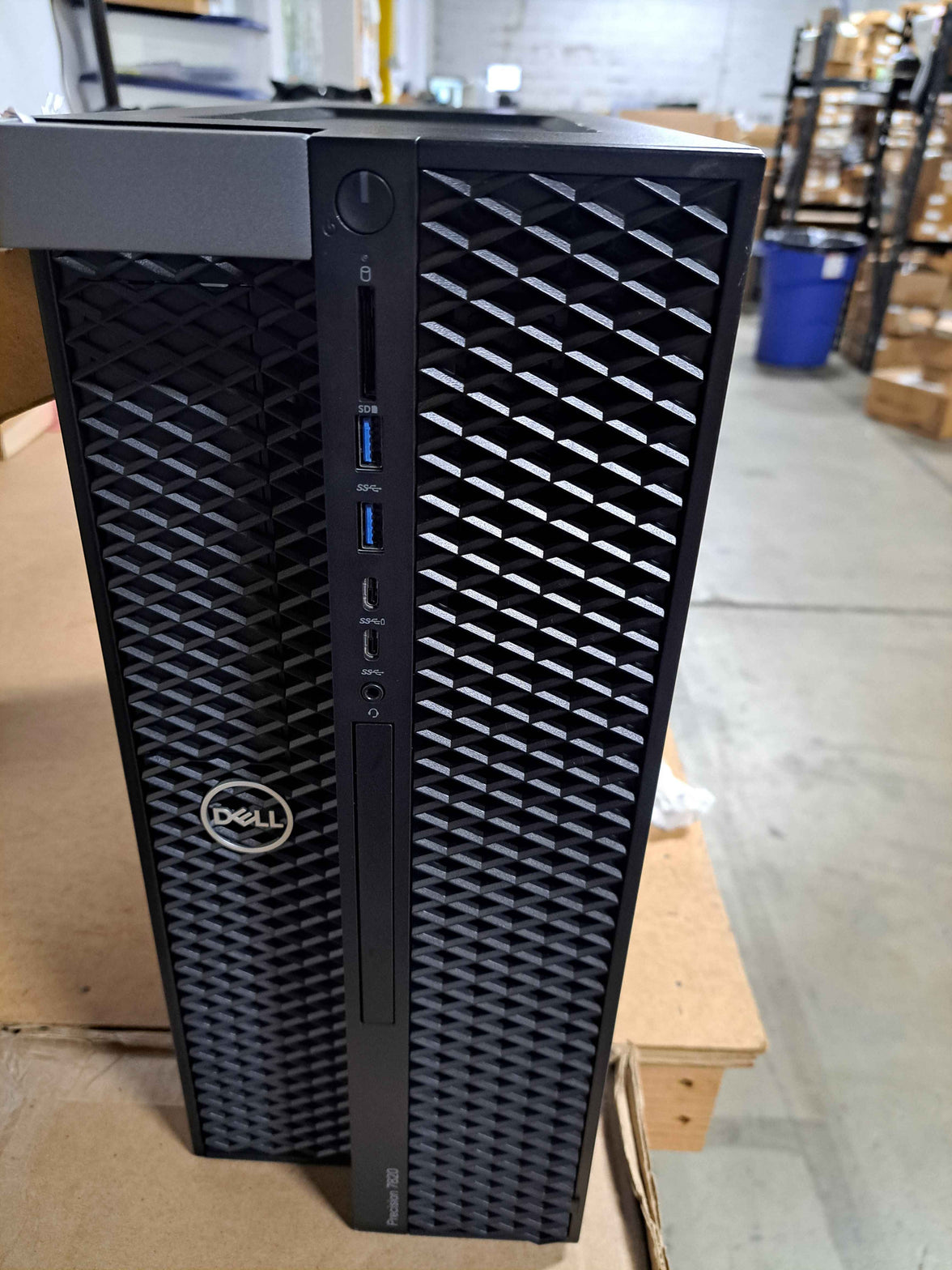 Dell Precision Tower 7820 (T7820) with secondary riser kit and dual he